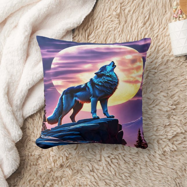 Majestic Wolf heult am Mondlicht. Kissen (Decke)