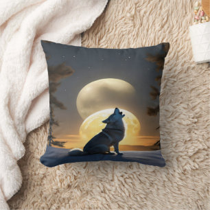 Majestic Wolf Howling Under Twin Moons in der Dämm Kissen