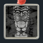 Makapuu Beach Hawaiian Laughing Tiki Batik Ornament Aus Metall<br><div class="desc">Ein lachendes Ki-Design mit einer Batik-Textur überall. Diese Karte erinnert an die Entwürfe,  die in Vintagen Aloha-Shirts in den 40er und 50er Jahren verwendet wurden. Dieses Design kommt in mehreren Farben.</div>