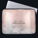 Makeup Artist Glitzer Tropfen Rose Gold Marmor Laptopschutzhülle<br><div class="desc">Trendy Glitzer Rose Gold Tropfen Lashes Rose Gold Marble Laptop Ärmel. Fantastisches Makeup Artist Eyelash Lashes mit Skriptkalligrafiettext, Rose Gold Tropfen Glitzer und auffallendem Hintergrund. Stellen Sie diese feminine Laptop-Hülle so ein, dass Sie Ihren Namen, Ihren Beruf, Ihren eigenen Skript-Schriftart auswählen, ändern oder löschen können. Makeup Artist Eyelash Lashes Glitzer...</div>