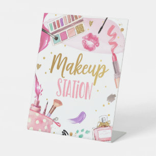 Makeup Station Wellness-Center Party Girl Glamour Sockelschild