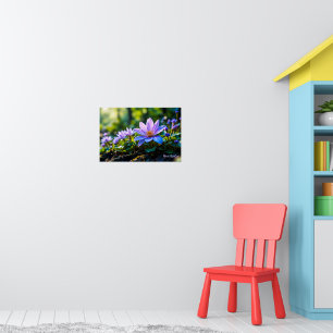 Makro Lila Waldwildblumen mit Tau Poster