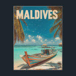 Malediven Vintager tropischer Strand - Ozeanreisen Postkarte<br><div class="desc">Entfliehen Sie dem Paradies mit diesem Vintagen Tropical Beach Poster der Malediven! Diese Vintag inspiriert Wandkunst mit ihrer ruhigen Ozeanlandschaft, Palmen und goldenen Sandstränden ist ideal für Strandliebhaber, Reisende oder alle, die von einem tropischen Ausflug träumen. Ideal für Wohn-, Schlafzimmer oder Büroräume, fügt es jedem Raum eine beruhigende, von Lust...</div>