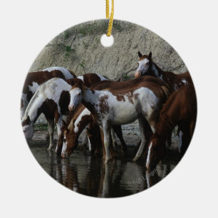 Malen Sie Pferdedas trinken Keramik Ornament