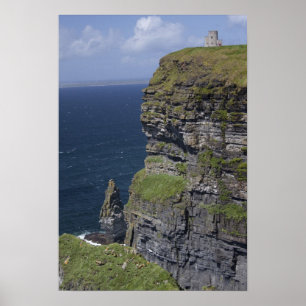 Malerische Klippen von Moher und O'Briens Turm Poster