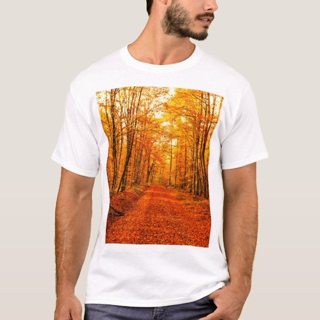 Malerische Landschaft des Herbstes T-Shirt (Vorderseite)