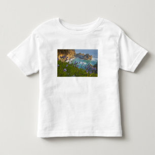 Malerische McWay Falls stürzt auf den Strand und Kleinkind T-shirt