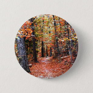Malerische Waldspazierweg Wasserfarbengeschenke Button