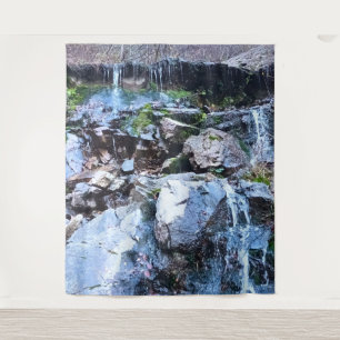 Malerischer Bergwasserfall - Wilde Natur Rumänien Wandteppich