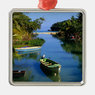 Malerischer Fluss nahe Ocho Rios in Jamaika Ornament Aus Metall
