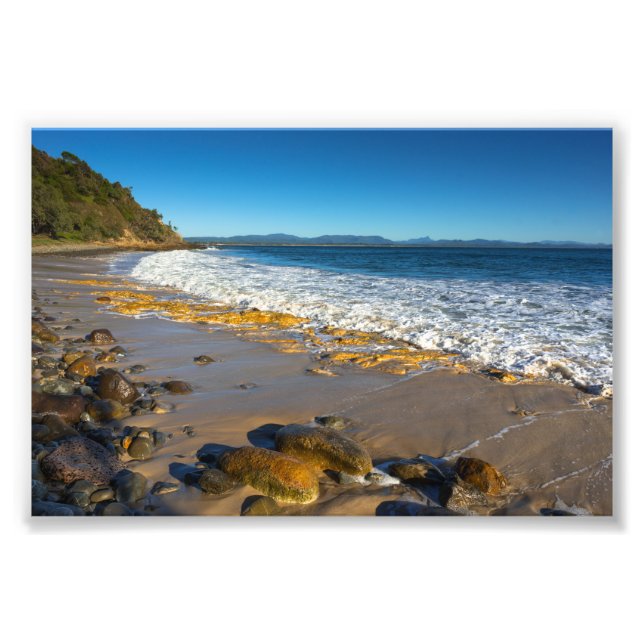 Malerischer Strand in Cape Byron Bay Australien Fotodruck (Vorne)