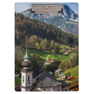 Malerisches bayerisches Dorf, Deutschland Klemmbrett