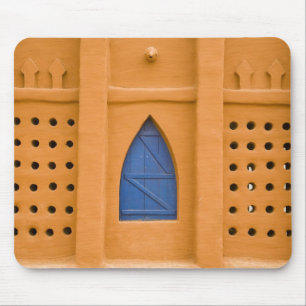 Mali, Segou. Traditionelles Lehmziegelgebäude Mousepad