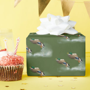 Mallard Duck fliegt über Wasser Geschenkpapier