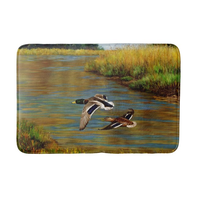 Mallard Enten fliegen über Teich Badematte (Vorderseite)