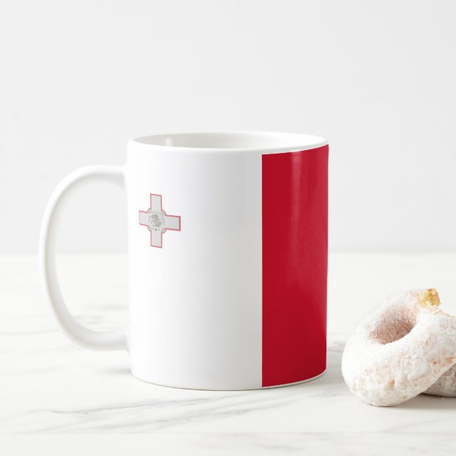 Malta Flag benutzerdefinierbar Kaffeetasse (Mit Donut)