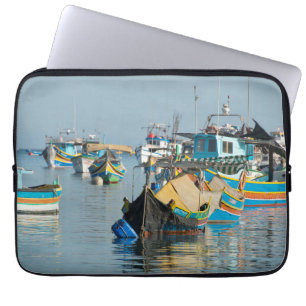 Maltesische Fischerboote Marsaxlokk in Malta Laptopschutzhülle