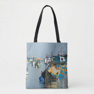 Maltesische Fischerboote   Marsaxlokk in Malta Tasche