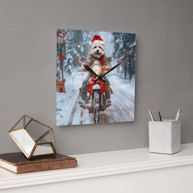 Maltesischer Hund reitend Motorrad Weihnachten Quadratische Wanduhr (Büro)
