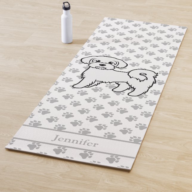 Maltesischer Niedlicher Cartoon-Hund mit Individue Yogamatte (Beispiel)