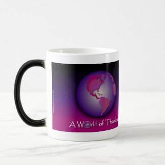 Malvenfarbene Welt der Dank-Tasse Verwandlungstasse