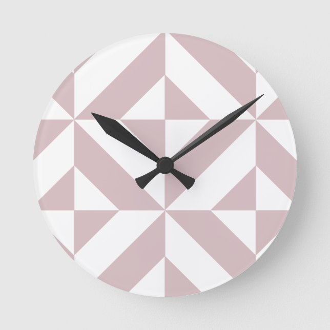 Malvenfarbenes geometrisches Deko-Würfel-Muster Runde Wanduhr (Vorderseite)