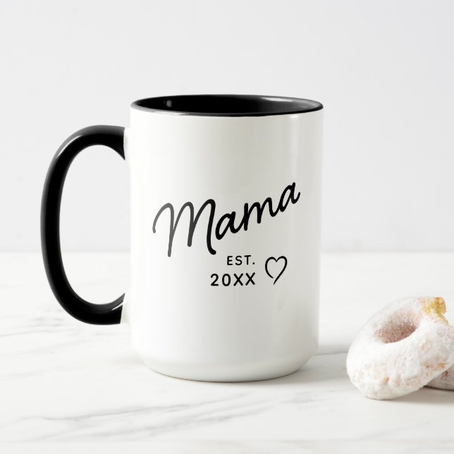 Mama Black and White Minimalist Est Year  Tasse (Mit Donut)