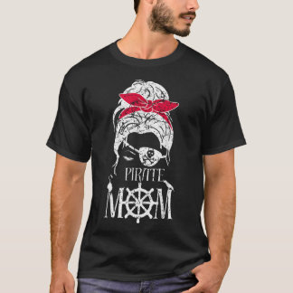 Mama der Piraten erschüttert T-Shirt