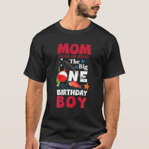 Mama des großen Jungen zum Geburtstag, der den 1. T-Shirt