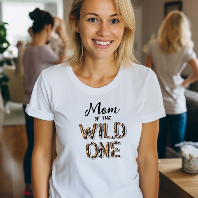 Mama des Wilden T-Shirt (Mom of the wild one, Baby boy 1st birthday animal print, parents t-shirt.)