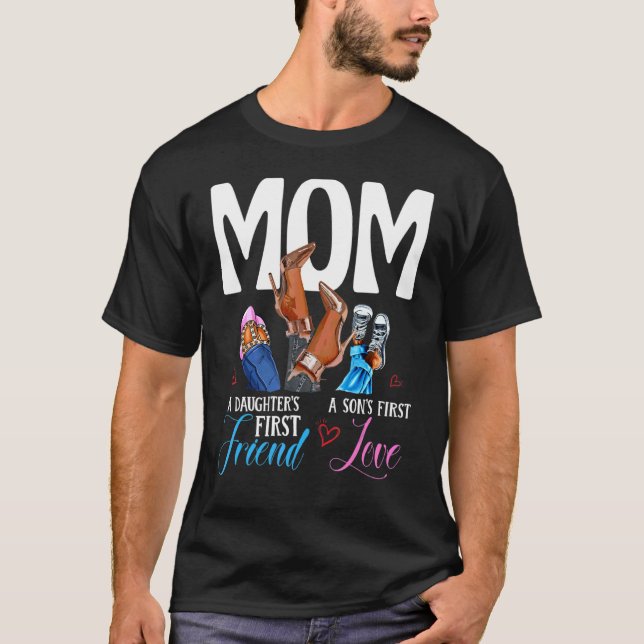 Mama Ein Sohn, der den ersten Freund-Mot der Liebe T-Shirt (Vorderseite)