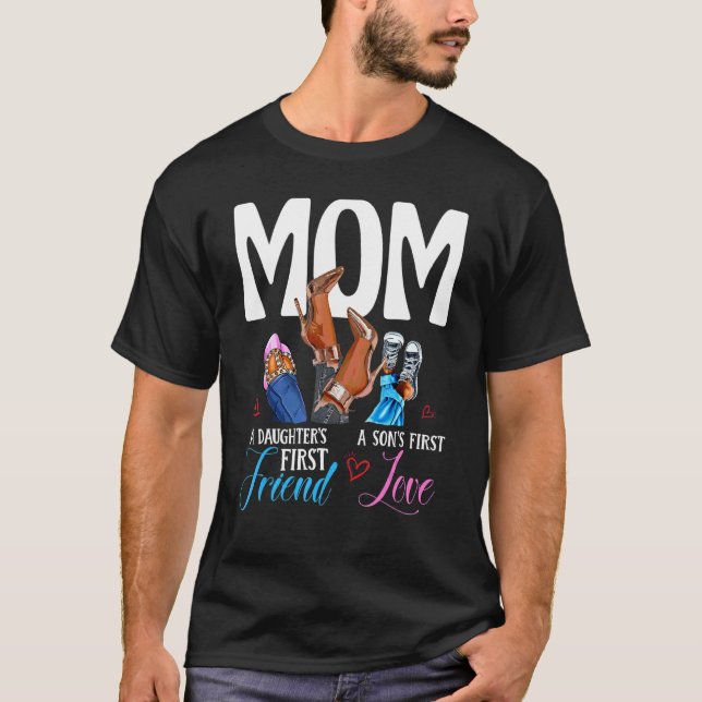 Mama Ein Sohn, der den ersten Freund-Mot der Liebe T-Shirt (Vorderseite)