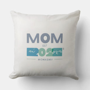 Mama Est. 2025: Minimalistischer neuer Mommy Keepa Kissen