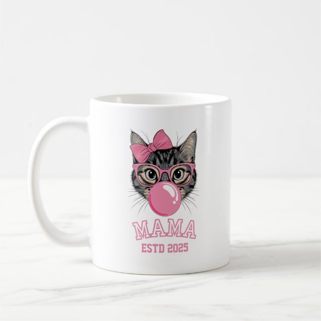 Mama Estd 2025 Niedlich Cat Custom Year Kaffeetasse (Links)