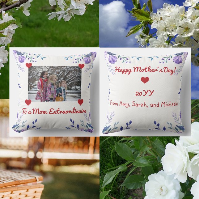 Mama Extraordinaire Hearts Foto Floral Chic Skript Kissen (To a Mom Extraordinaire. Elegant and cute floral photo pillow with hearts)