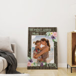 Mama Foto Handgepäcktes rustikales Holz und Blüten Leinwanddruck<br><div class="desc">Machen Sie eine einzigartige Foto-Leinwand für die beliebteste Mutter aller Zeiten! Die Vorlage ist Set für Sie bereit, um "Mama" zu bearbeiten, um Mama, Mama oder Ihren bevorzugten Namen für Ihre Mutter und laden Sie Ihr Lieblings-Foto. Ein Foto mit vertikaler Darstellung ist am einfachsten zu bedienen - (Landschaft funktioniert auch,...</div>