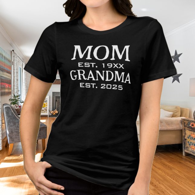Mama für Oma 2025 Est Tri-Blend Shirt (Von Creator hochgeladen)