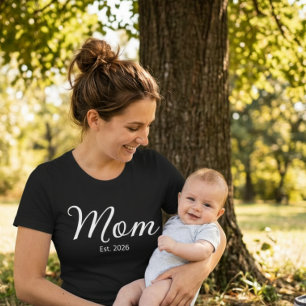 Mama hat neues Mama-Geschenk-T-Shirt gegründet T-Shirt