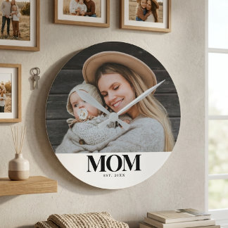 Mama hat Schwarze Typografie-Foto-Geschenk gegründ Runde Wanduhr