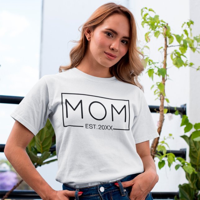 Mama im Jahr nach Maß für neue Mütter T-Shirt (Von Creator hochgeladen)