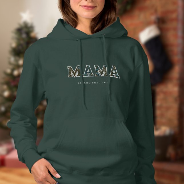 Mama - Jahr für Jahr - dunkler Trend Hoodie (Von Creator hochgeladen)