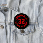 Mama Jersey Nummer: Black and Red Football Button<br><div class="desc">Freuen Sie sich auf Ihr Lieblings-Sportteam, Ihren Fußballspieler oder zeigen Sie einfach Ihren Schulstolz mit einem personalisierten Spirituosenknopf! Fügen Sie Ihren Schulnamen hinzu oder personalisieren Sie ihn mit einem Spielernamen und Jersey-Nummer. Ideal für Fußball, Basketball, Baseball und Fußball! Erstellen Sie individuelle Buttone für das ganze Team, Cheerleader, Eltern und Geschwister,...</div>