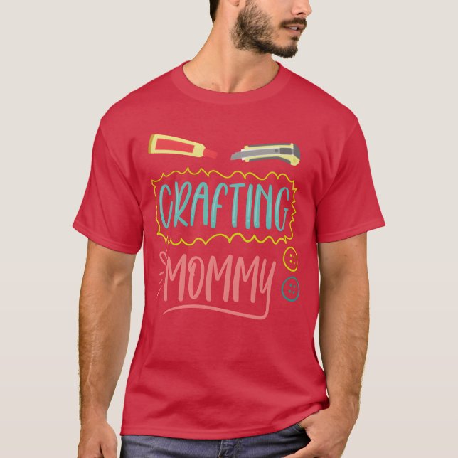 Mama Kunsthandwerkermädchen T-Shirt (Vorderseite)