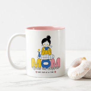 Mama läuft auf Kaffee Cute Retro Zweifarbige Tasse