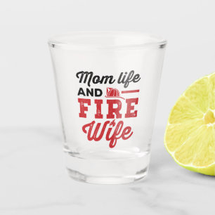 Mama Leben und Ehefrau Schnapsglas