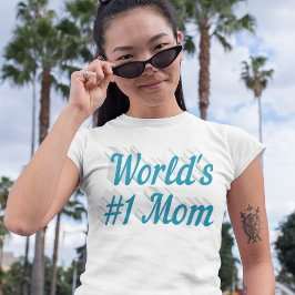 Mama mit himmelblauen T - Shirt