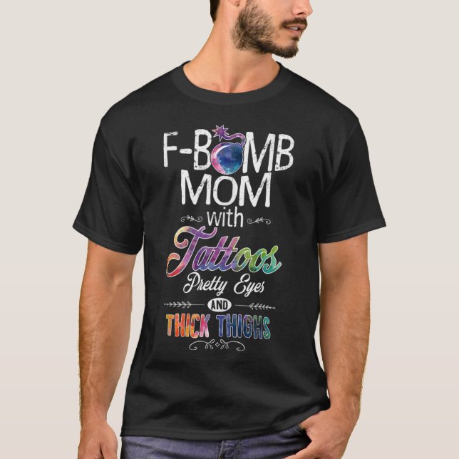Mama mit Hübschen Augen bei Tattoos dick Oberschen T-Shirt (Vorderseite)