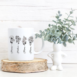 Mama mit minimalistischer Wildblume Kaffeetasse