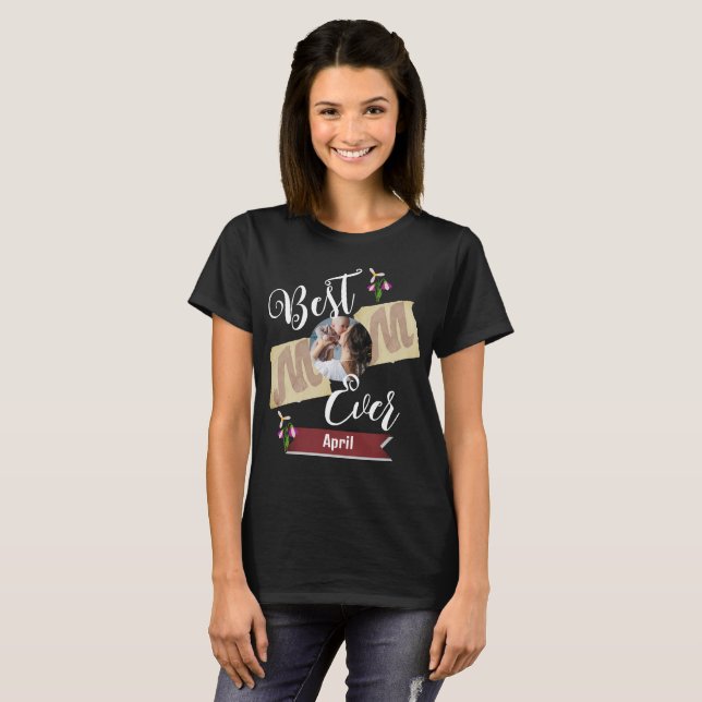 Mama, Mutter und Kind, die eine Familie mit einem  T-Shirt (Vorne ganz)