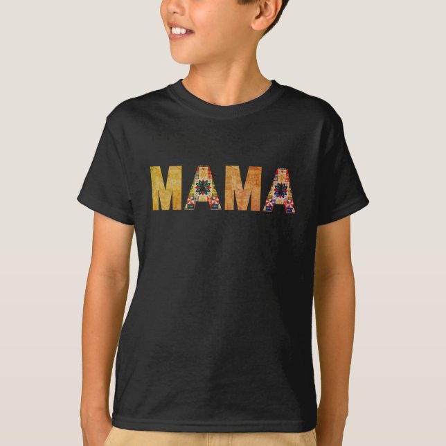 Mama-Patchwork-Typografie-Design T-Shirt (Vorderseite)